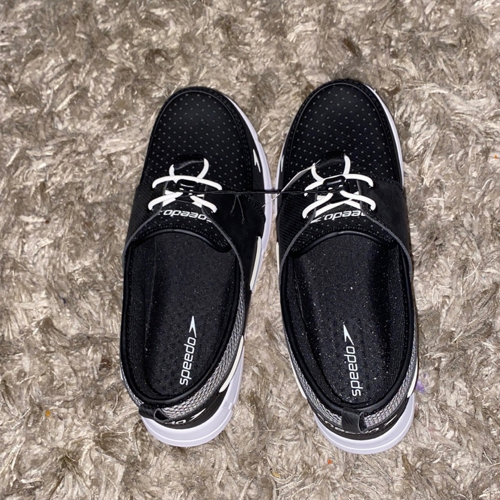 Speedo black shoe new